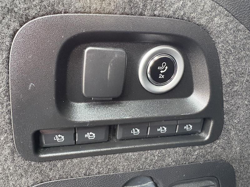 Ford Galaxy (2022) 2.0 EcoBlue  Titanium 7 míst - fotka 12 z 25
