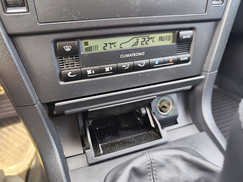 Škoda Superb 2.0 TDI/103kW Comfort - fotka 16 z 24