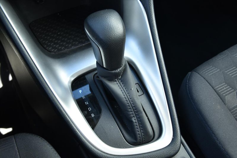 Toyota Yaris 1.5 HYBRID e-CVT A/T ACC - fotka 20 z 22