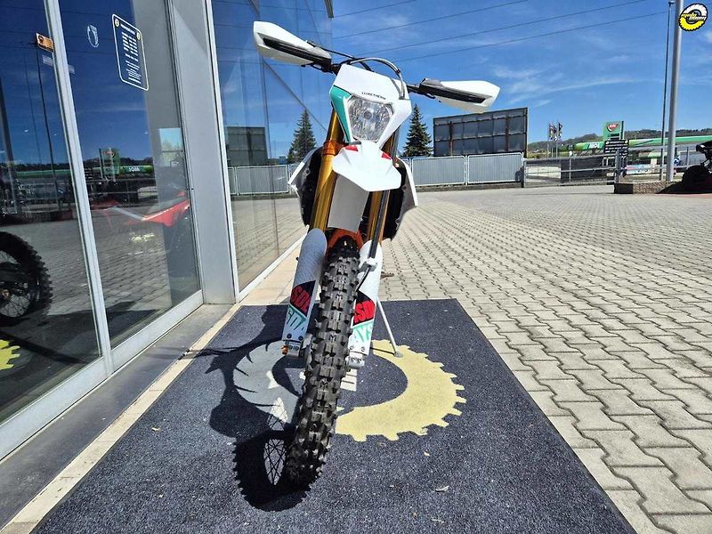 KTM (2021) 450 EXC-F SIX DAYS - fotka 9 z 22
