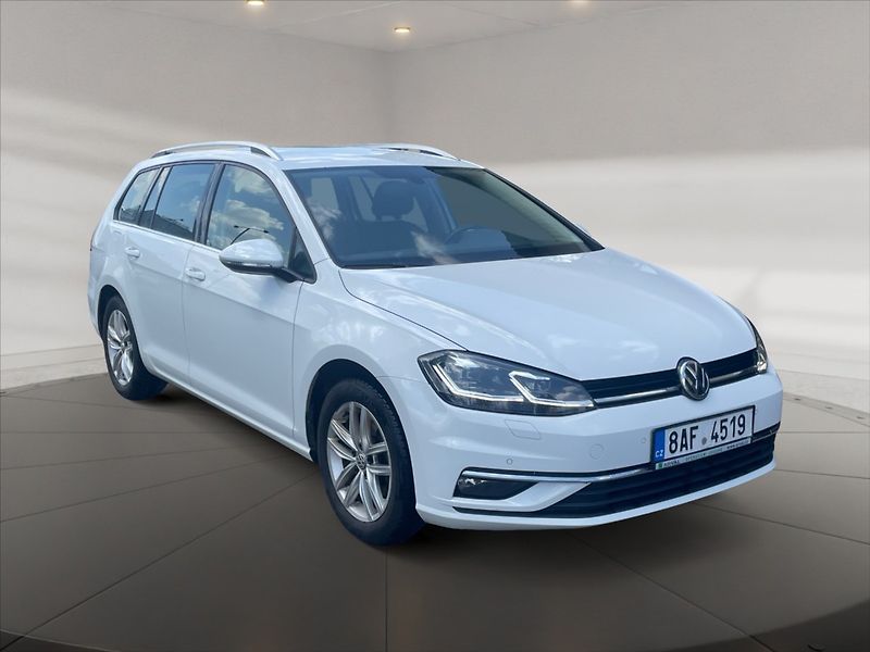 Volkswagen Golf 1,5 TSI EVO Highline - fotka 1 z 11