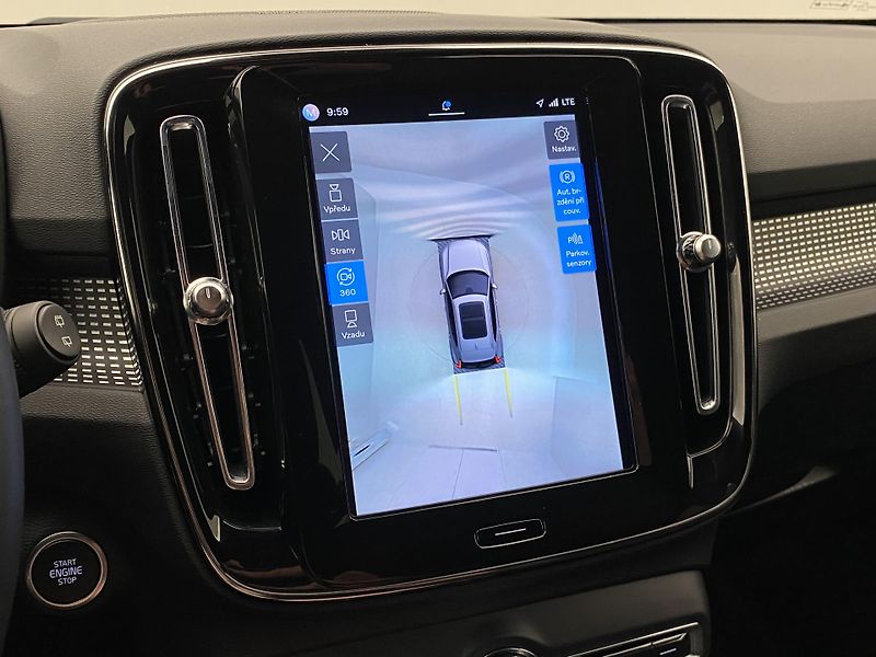 Volvo XC40 B4 AWD DARK PLUS AUT CZ - fotka 55 z 58