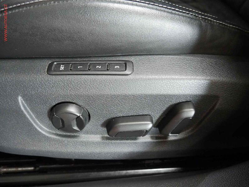 Škoda Superb (2018) 2.0 TDI 4x4, ČR, DSG, navi - fotka 20 z 23