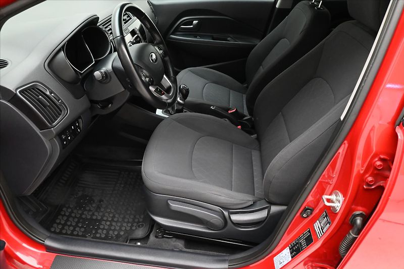 Kia Rio 1,4 CVVT 80kW KLIMA Manuál Zár - fotka 13 z 29