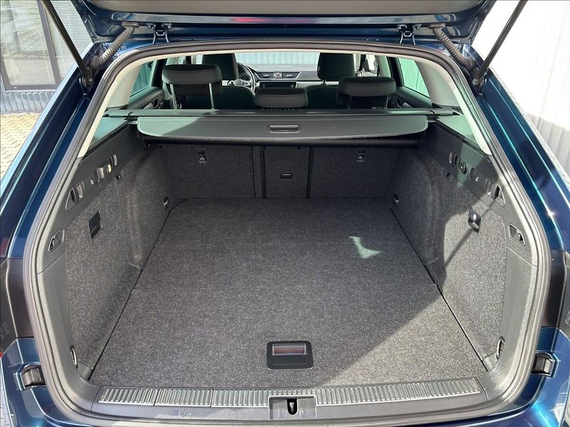Škoda Superb III Combi 1.4 TSi Style - fotka 5 z 17