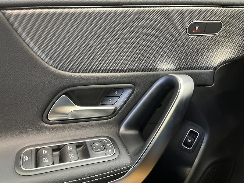 Mercedes-Benz CLA 180d Shooting Brake Progressiv - fotka 13 z 21