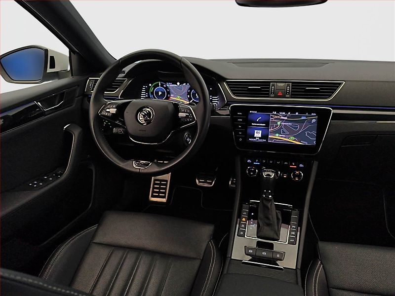 Škoda Superb (2020) Laurin&Klement iV 1.4 TSI PHEV - fotka 7 z 21