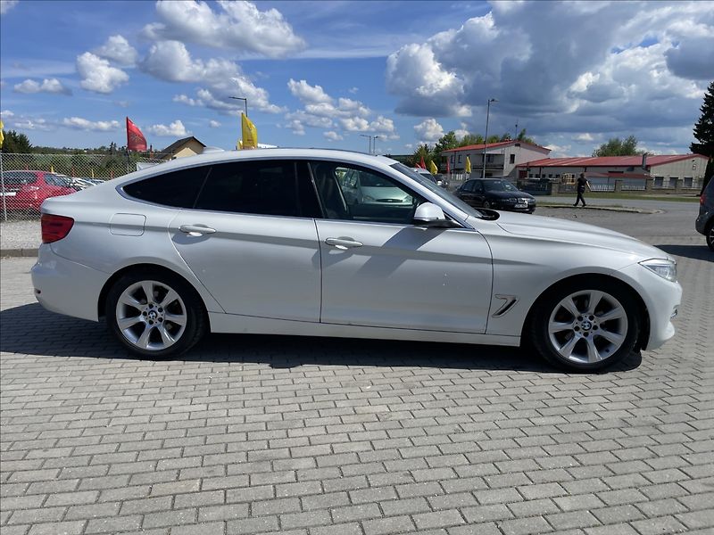 BMW Řada 3 2,0 d 120kw GT Panorama, prav. - fotka 5 z 39