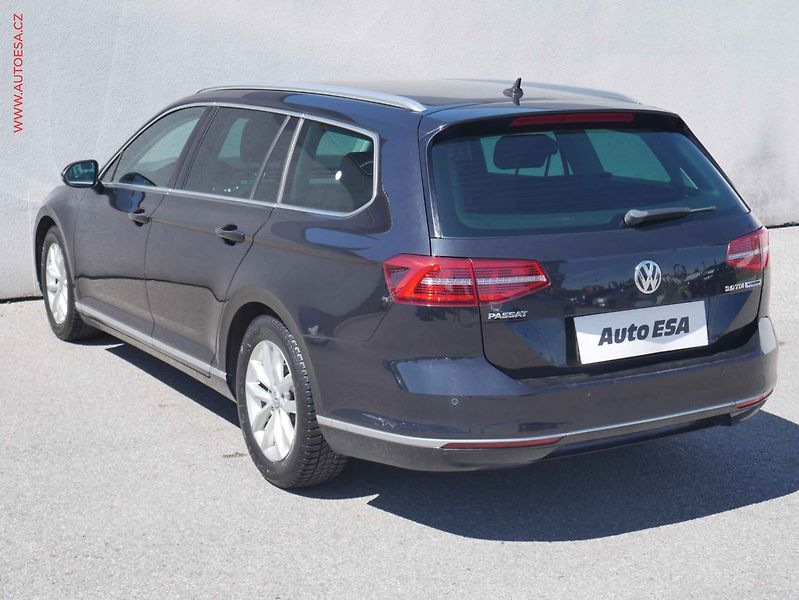 Volkswagen Passat (2015) 2.0TDi, LED - fotka 6 z 15