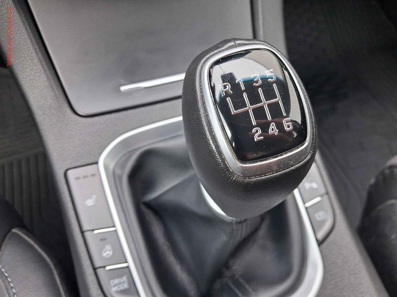 Hyundai i30 (2022) 1.5 i, 1.maj,ČR, LED, park. - fotka 12 z 19