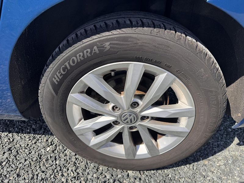 Volkswagen Touran 2.0 TDi, 110 kW, 97 tis km - fotka 8 z 18