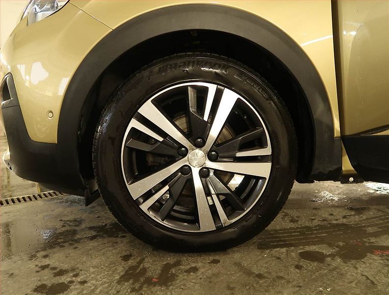 Peugeot 3008 (2017) Allure 1.6 THP, Automat - fotka 15 z 21