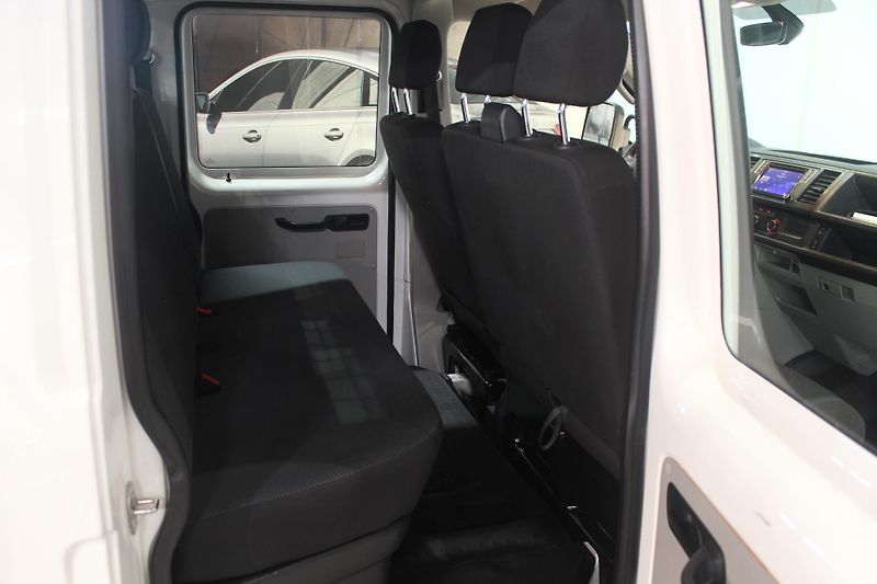 Volkswagen Transporter (2018) T6 2.0TDI 110kW Klima 6 Míst  - fotka 26 z 29