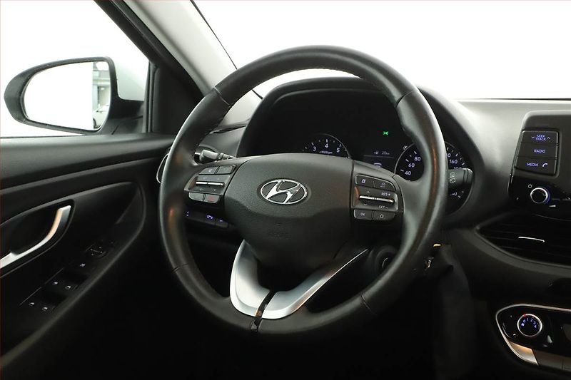 Hyundai i30 (2017) 1.0 T-GDI, Serv.kniha - fotka 12 z 14
