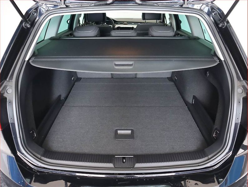 Volkswagen Passat (2023) 2.0 TDI - fotka 14 z 20