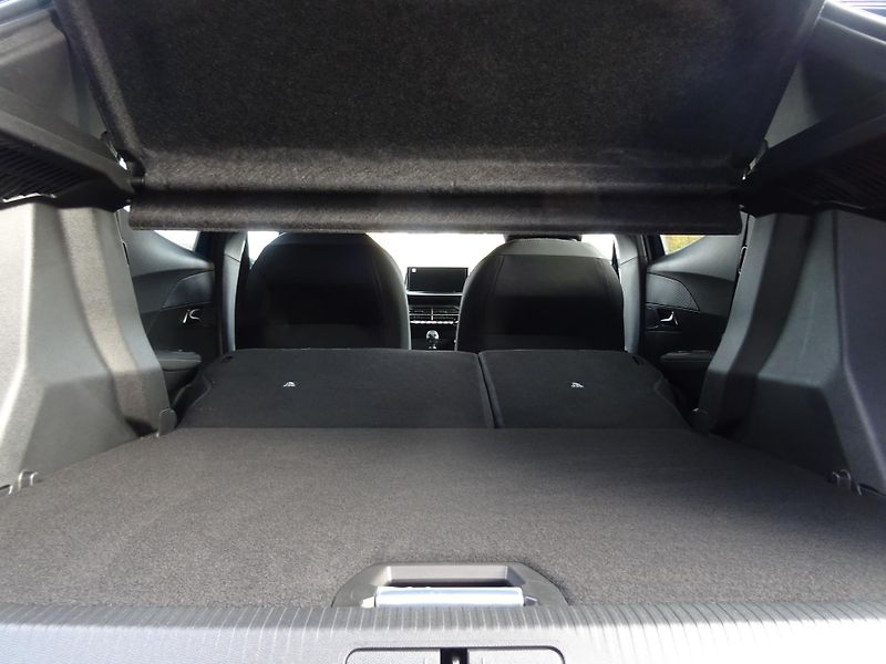 Peugeot 2008 (2026) ALLURE Turbo 100k MAN6 - fotka 14 z 45