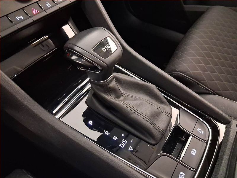 Škoda Karoq (2021) Style 1.5 TSI - fotka 13 z 22