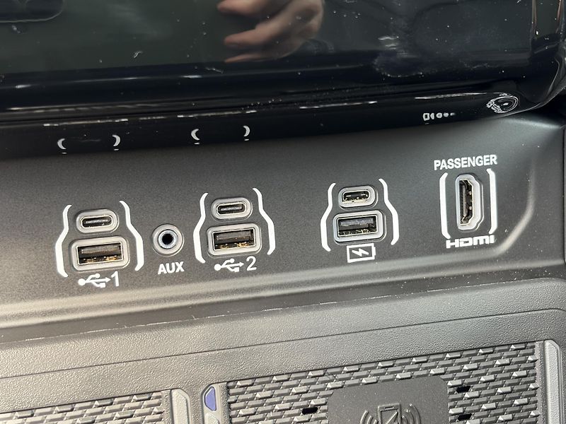 RAM 1500 (2026) Rebel 5.7 V8 Hemi 2026 - fotka 29 z 37