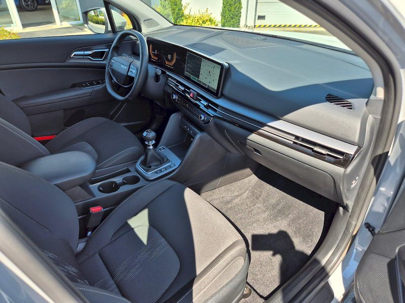 Kia Sportage (2025) Exclusive  1.6 T-GDI 110 kW 6° - fotka 22 z 36