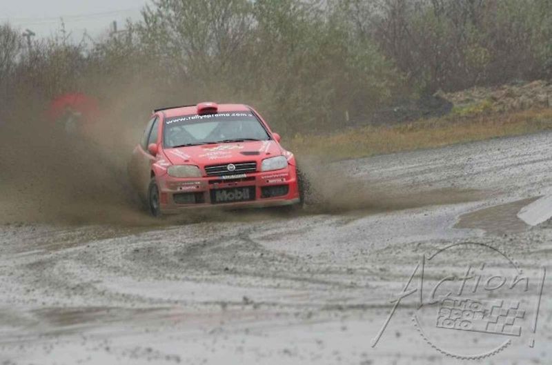 Jiří Hladík se svým zbrusu novým vozem Renault Clio Rally5 Phase II.