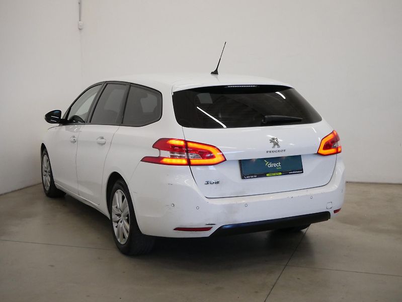 Peugeot 308 - fotka 7 z 30