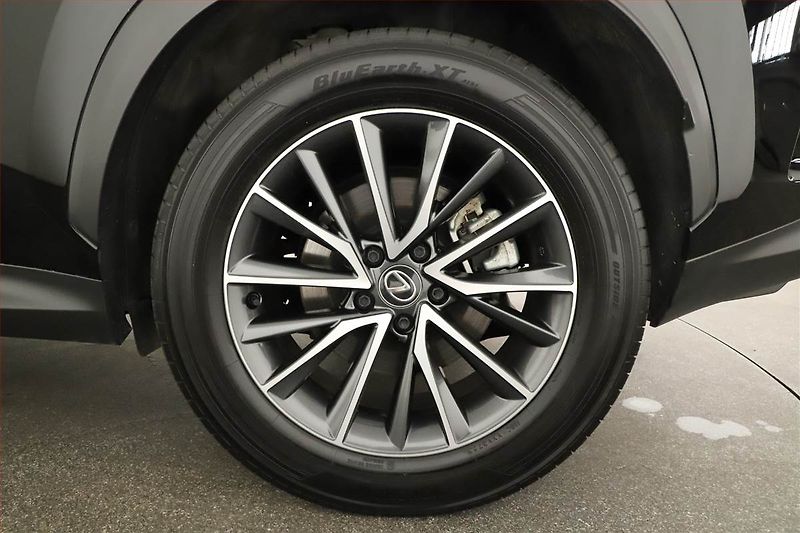 Lexus NX 200t (2024) 350h - fotka 16 z 16