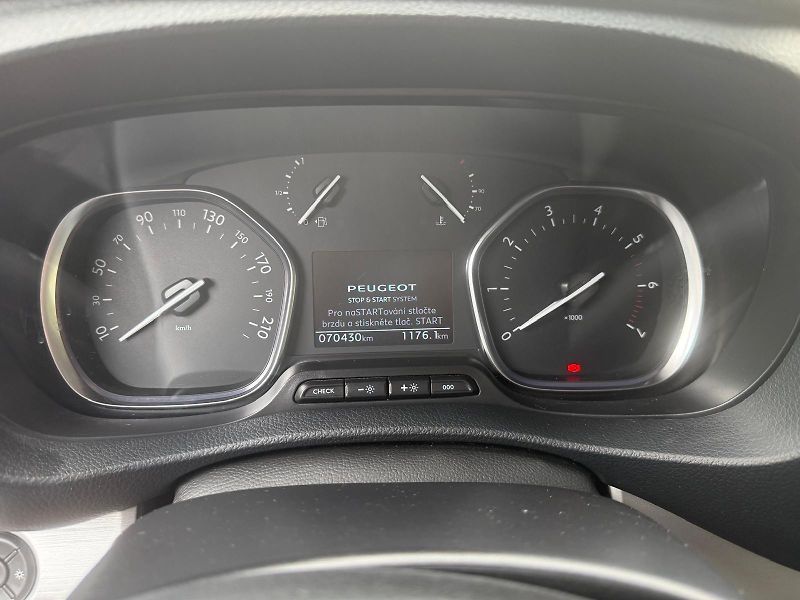 Peugeot Traveller (2021) L3 2.0 BlueHDI EAT VIP_KP - fotka 15 z 15