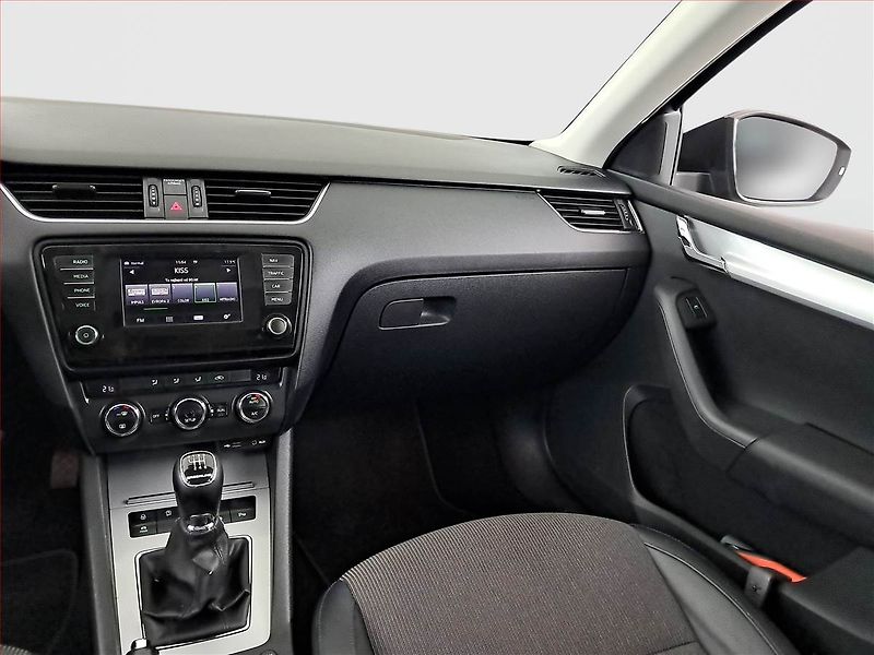 Škoda Octavia (2014) 1.6 TDI, Serv.kniha, Navi - fotka 8 z 16