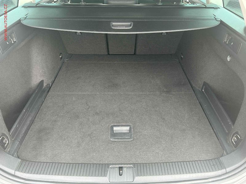 Volkswagen Passat (2015) 2.0TDi, DSG, navi, kůže - fotka 7 z 20