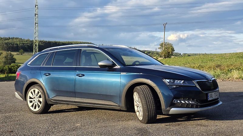 Škoda Superb (2022) - fotka 13 z 32