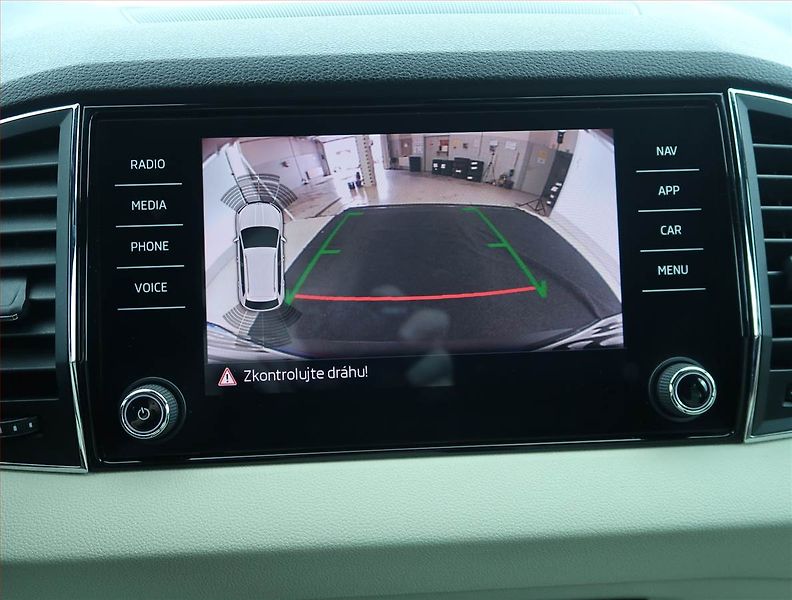 Škoda Karoq (2018) Style 1.5 TSI - fotka 17 z 20