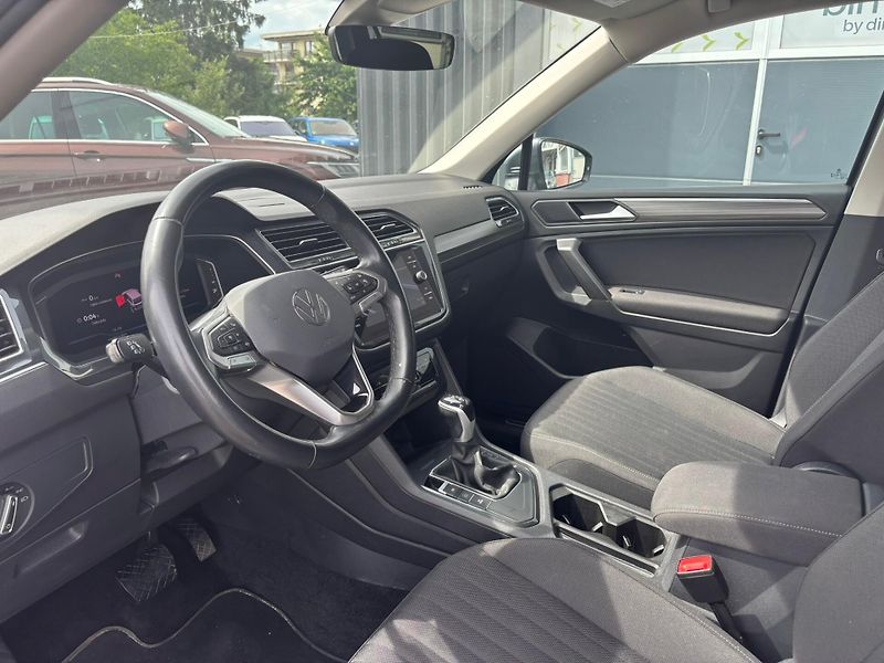 Volkswagen Tiguan - fotka 16 z 18