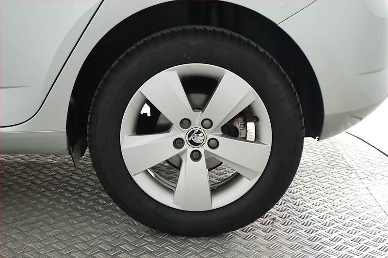 Škoda Fabia (2016) Ambition 1.2 TSI, Serv.kniha - fotka 15 z 19