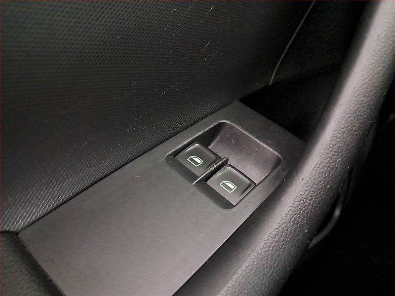 Škoda Rapid (2015) Spaceback 1.2 TSI, ČR,1.maj - fotka 18 z 18