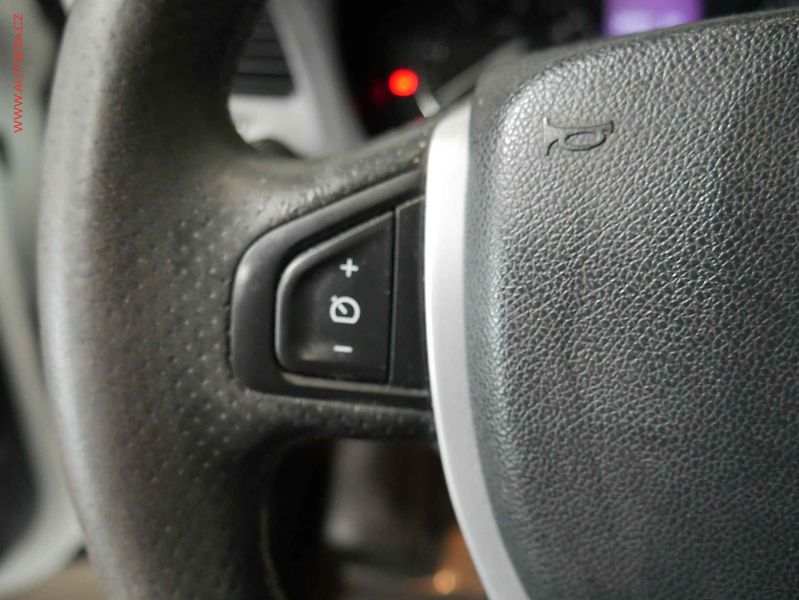 Renault Laguna (2010) 1.5 dCi, Navi, AC - fotka 16 z 19