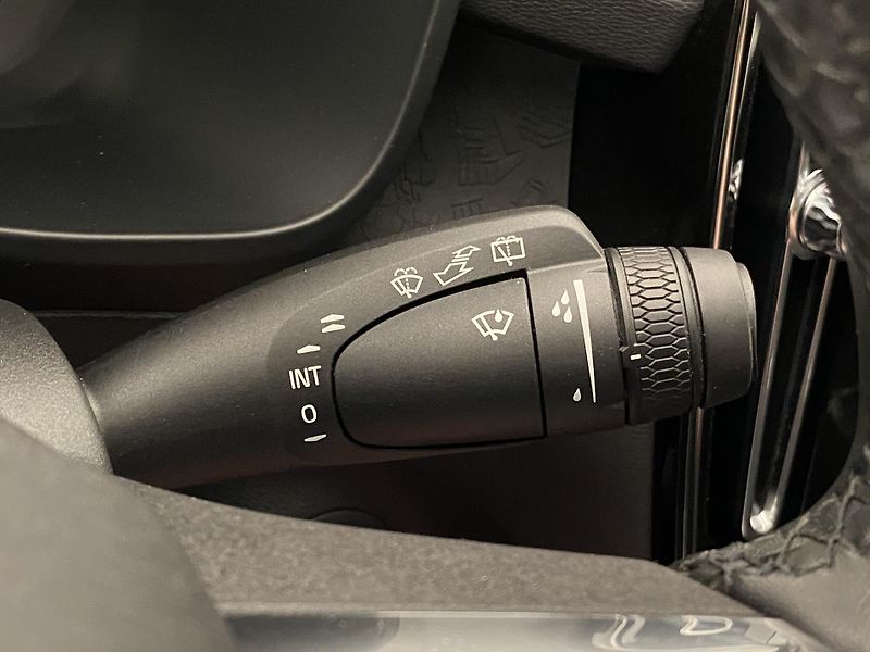 Volvo XC40 PURE ELECTRIC RECHARGE TWIN - fotka 23 z 58