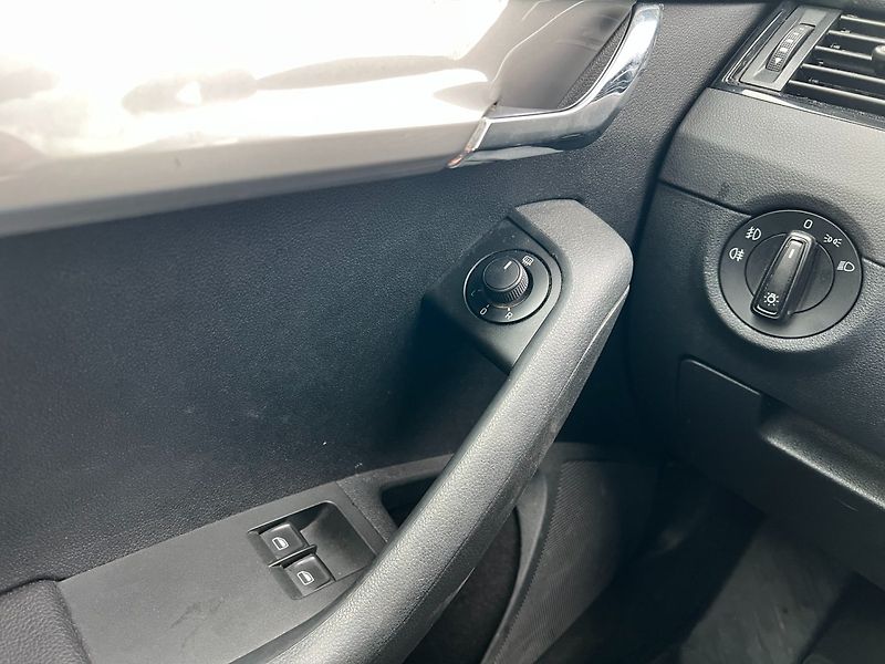 Škoda Octavia (2014) 1.6TDi 77kW! 2x kola! 1.maj+ČR - fotka 17 z 18
