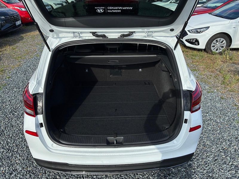 Hyundai i30 (2021) STYLE 1.5T-GDI HYBDID 118kW CZ - fotka 6 z 11
