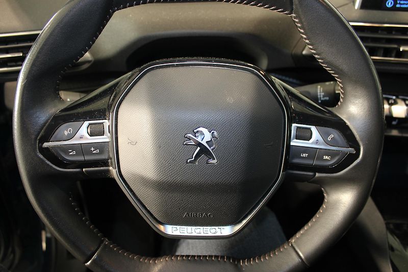 Peugeot 3008 (2022) 1.5BlueHDi,130HP,ČR,1.maj. - fotka 8 z 19