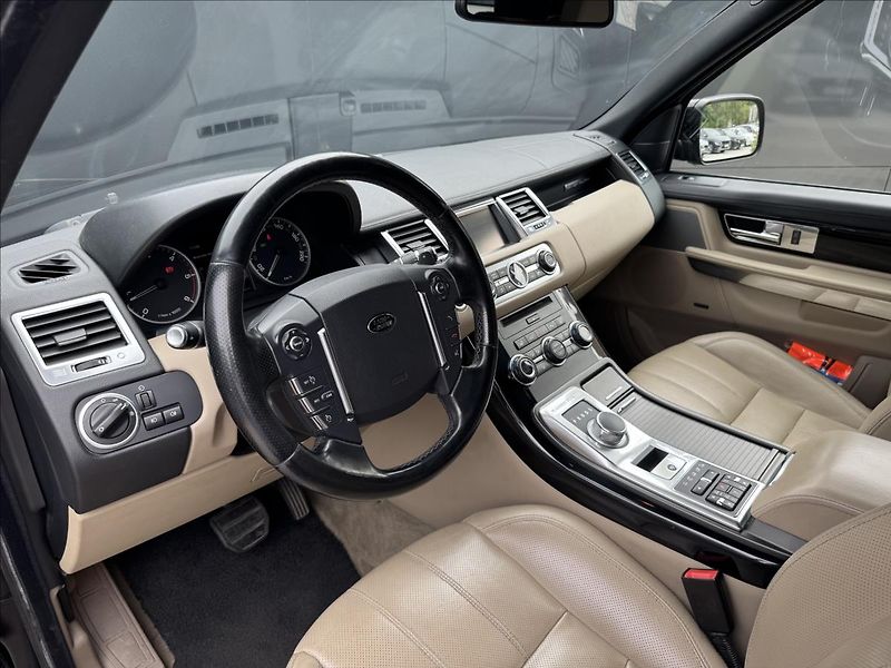 Land Rover Range Rover Sport 3,0 SDV6 HSE 4x4 8AT - fotka 9 z 33