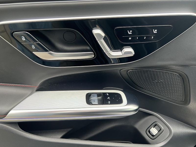 Mercedes-Benz CLE (2024) AMG 53 4MATIC 330kW - fotka 14 z 64