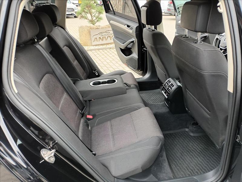 Volkswagen Passat 2,0 TDI,110KW,RADAR,LED, - fotka 20 z 47