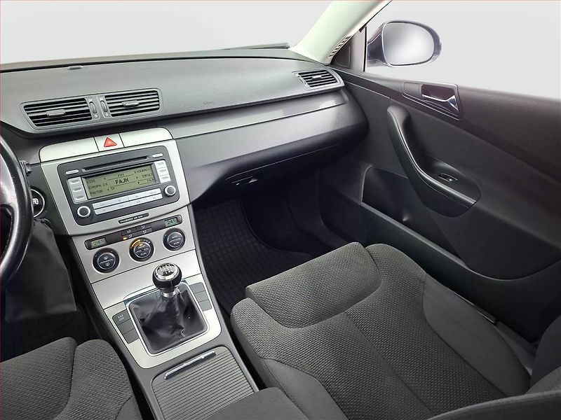 Volkswagen Passat (2007) 2.0 TDI, po STK, udržované - fotka 8 z 16