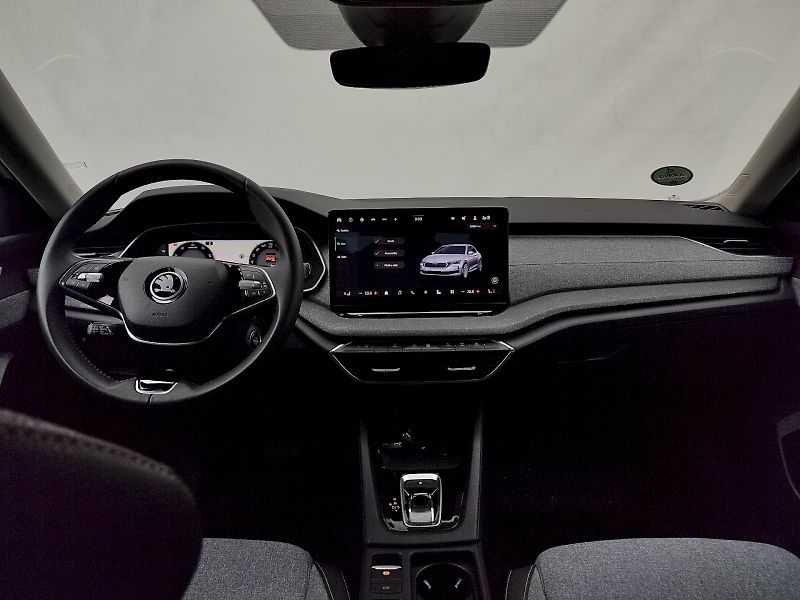 Škoda Octavia (2024) Top Selection 1,5 Tsi 110 kw D - fotka 5 z 37