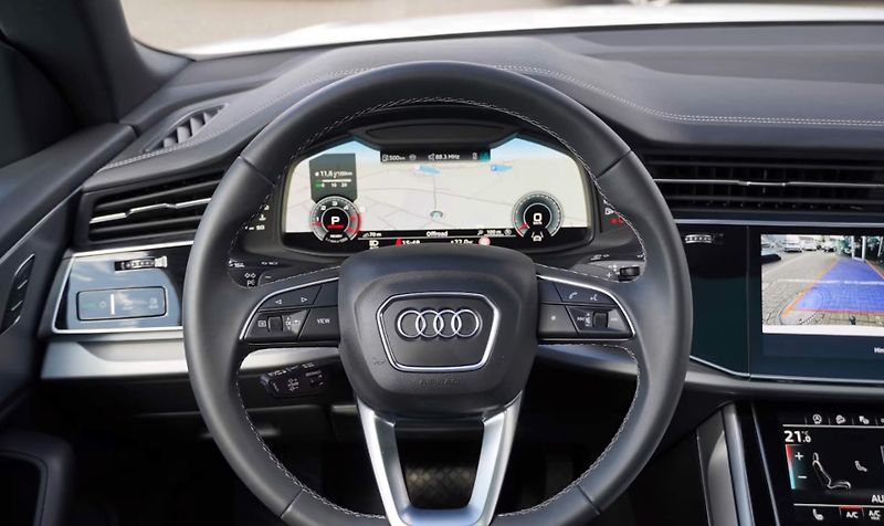 Audi Q8 TDI q 210kW S-Line Pano Matrix - fotka 13 z 20