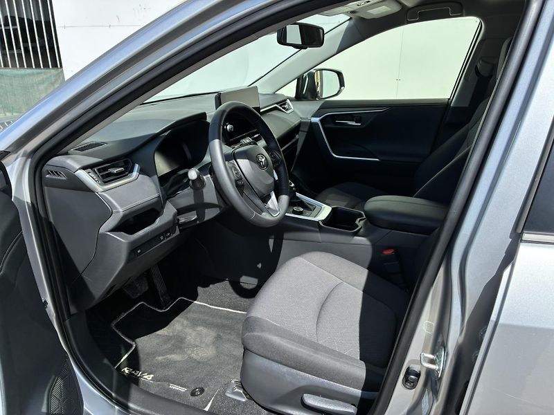 Toyota RAV4 2.5 HSD e-CVT AWD Comf. Style - fotka 10 z 23