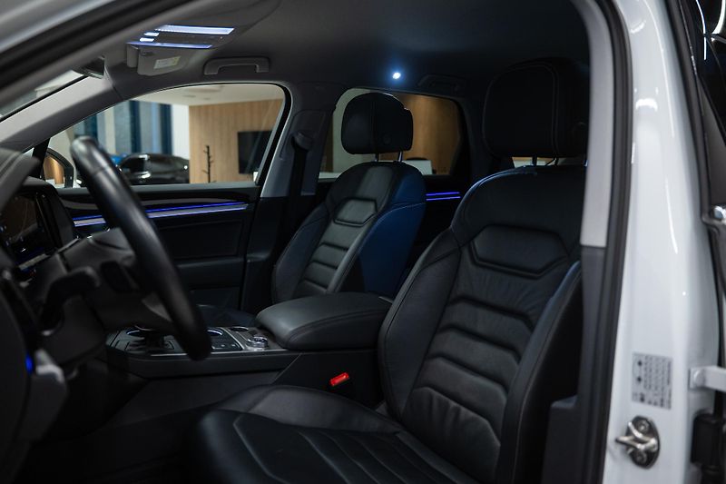 Volkswagen Touareg (2022) 3.0TDI 210KW 4X4 1ČR NOVÁ CENA - fotka 16 z 39