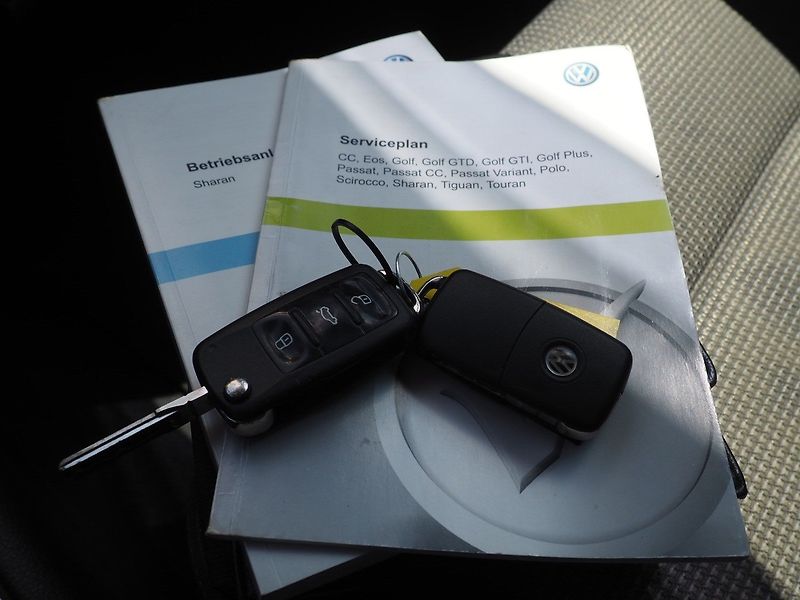 Volkswagen Sharan (2011) 2.0 TDI, 103 kW, 7 míst - fotka 29 z 31