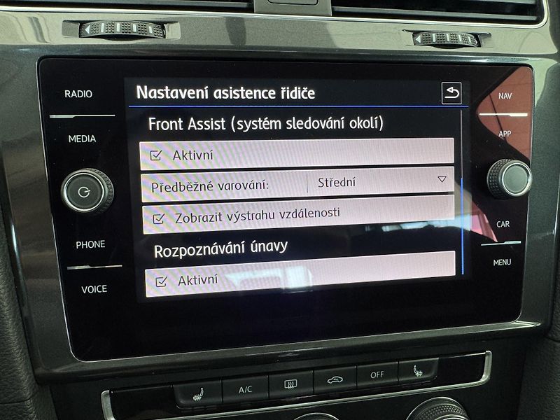Volkswagen Golf 1,0TSI DSG*81kW*LED*Masáž - fotka 21 z 32