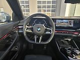 BMW Řada 5 520d xDrive Touring M Sport - náhled 14